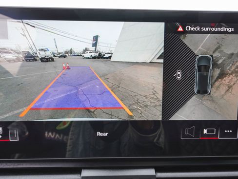 Used 2023 Audi SQ5 Premium Plus w/ Premium Plus Package image 19