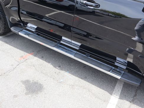 Used 2022 Chevrolet Silverado 1500 LT image 12