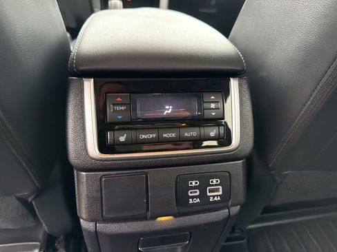 Used 2023 Subaru Ascent Limited image 9