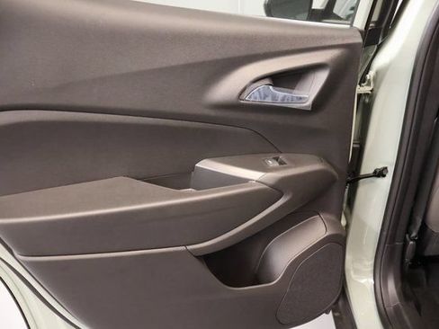 New 2026 Chevrolet Trax ACTIV w/ Sunroof Package FWD image 27