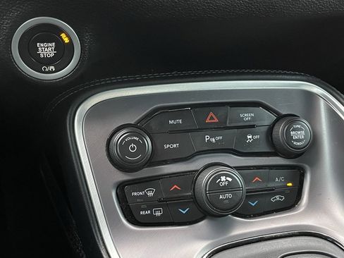 Used 2022 Dodge Challenger R/T image 17