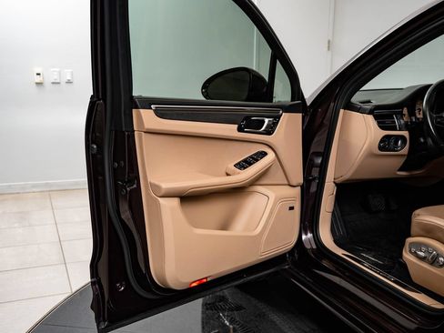 Certified 2023 Porsche Macan GTS AWD/4WD image 27