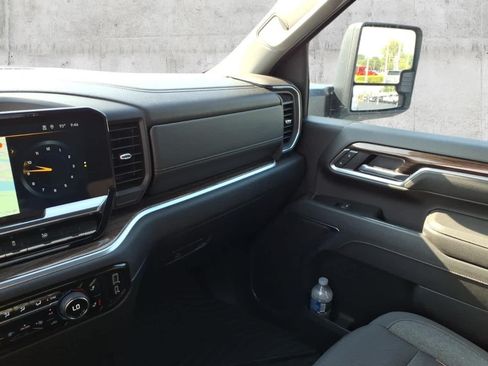 Used 2025 Chevrolet Silverado 2500 LT w/ Convenience Package AWD/4WD image 19