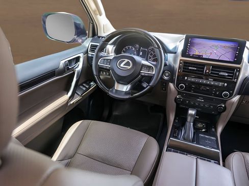 Used 2023 Lexus GX 460 Luxury w/ Accessory Package AWD/4WD image 28