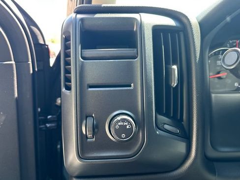 Used 2018 Chevrolet Silverado 1500 Custom w/ Custom Value Package AWD/4WD image 23