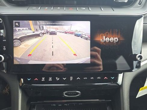 New 2026 Jeep Grand Cherokee Laredo image 21