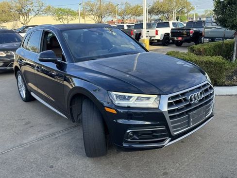 Used 2018 Audi Q5 Prestige w/ Prestige Package image 3