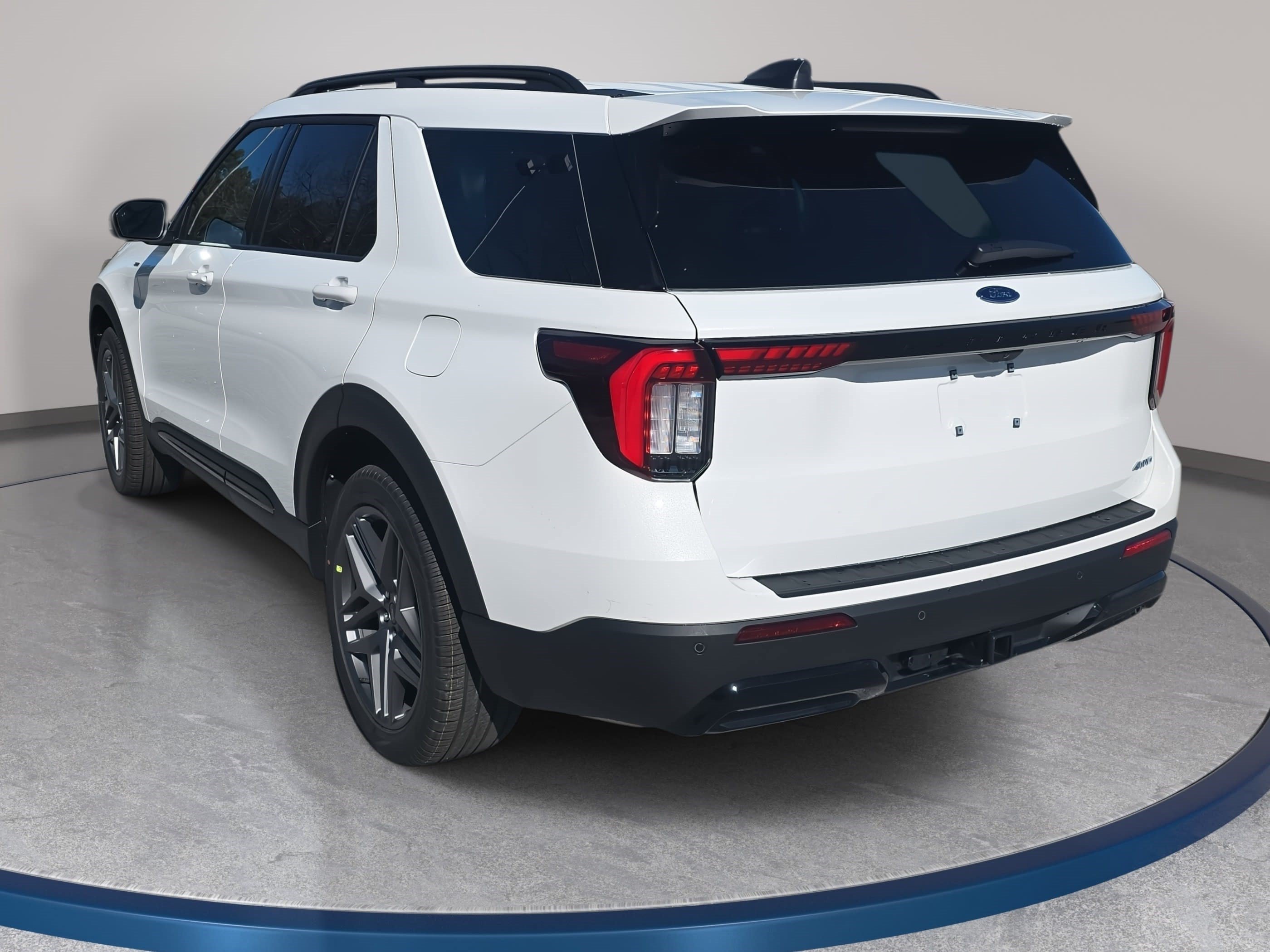 New 2026 Ford Explorer ST-Line w/ ST-Line Street Pack AWD/4WD image 7