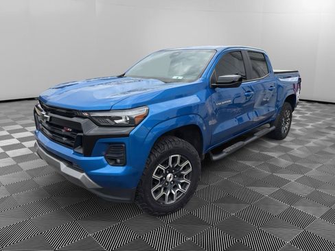 Used 2023 Chevrolet Colorado Z71 w/ Z71 Convenience Package 2 image 3