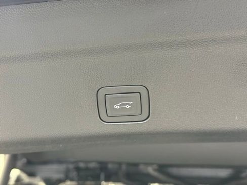 New 2026 Chevrolet Suburban High Country image 6