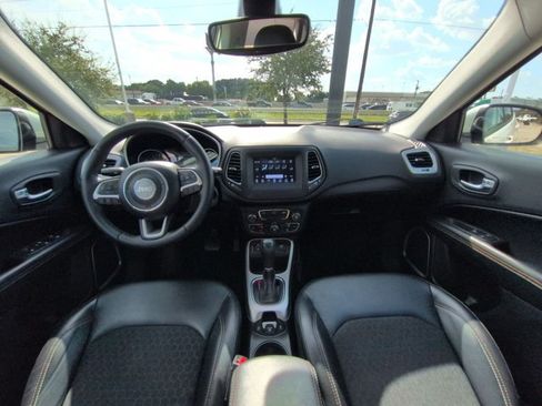 Used 2017 Jeep Compass Latitude w/ Popular Equipment Group FWD image 15