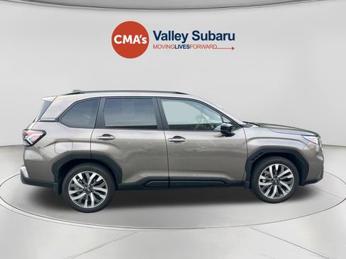 Used 2025 Subaru Forester Touring AWD/4WD image 6