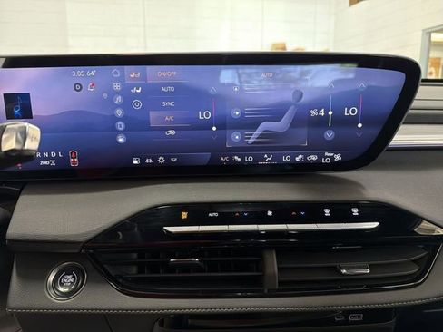 Certified 2025 Buick Enclave Preferred w/ LPO, Floor Liner Package AWD/4WD image 19