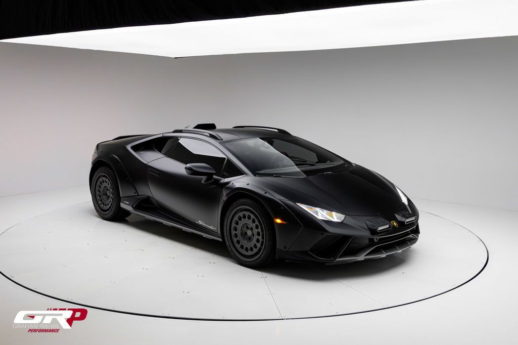 Used 2023 Lamborghini Huracan Sterrato AWD/4WD image 1