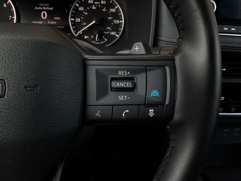 Used 2025 Nissan Rogue SV FWD image 34