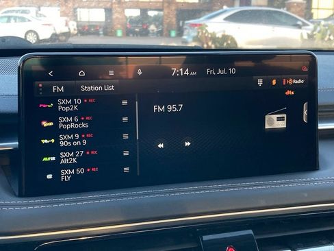 Used 2025 Genesis G70 2.5T RWD image 21