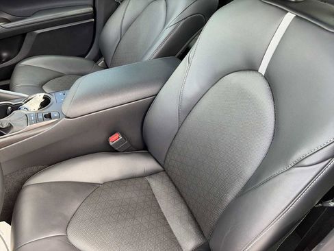 Used 2023 Toyota Camry XSE FWD image 13