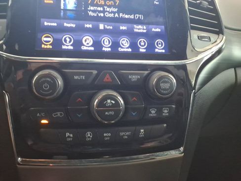 Used 2019 Jeep Grand Cherokee Altitude AWD/4WD image 21