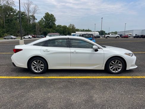 Used 2021 Toyota Avalon XLE FWD image 6