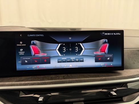 Used 2024 BMW X5 sDrive40i w/ Premium Package image 37