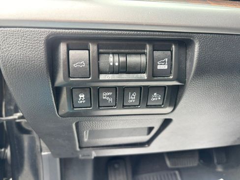 Used 2019 Subaru Outback 2.5i Limited AWD/4WD image 38