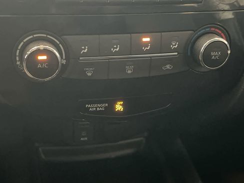 Used 2017 Nissan Rogue S AWD/4WD image 18