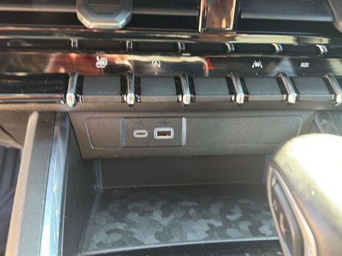 Used 2025 GMC Canyon Elevation w/ Convenience Package AWD/4WD image 19