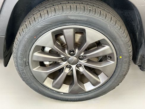Used 2021 Jeep Cherokee Latitude Lux 80th Anniv w/ Quick Order Package 2YU 80th AWD/4WD image 37