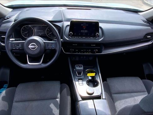 Used 2024 Nissan Rogue SV image 16