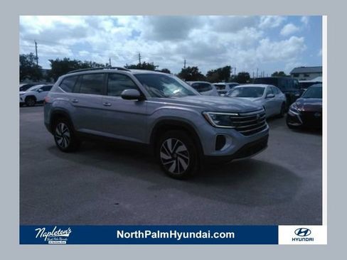 Used 2024 Volkswagen Atlas SE FWD image 1