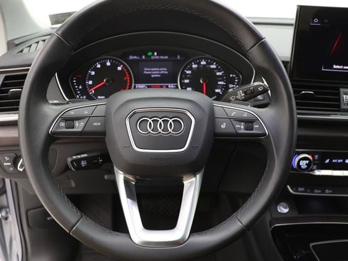 Used 2023 Audi Q5 2.0T Premium w/ Convenience Package AWD/4WD image 17