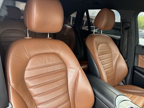 Used 2019 Mercedes-Benz GLC 300 image 28
