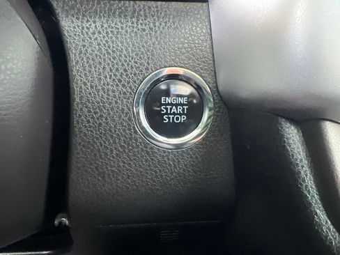 Used 2019 Toyota Highlander XLE AWD/4WD image 60