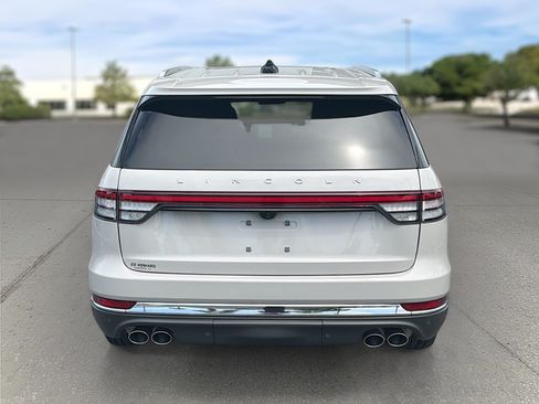 Used 2025 Lincoln Aviator Reserve w/ Illumination Package RWD image 6
