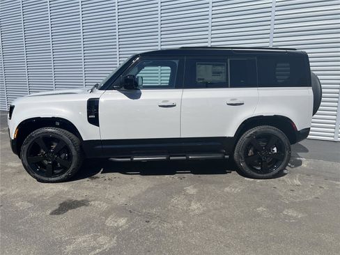 New 2026 Land Rover Defender 110 X-Dynamic SE AWD/4WD image 2