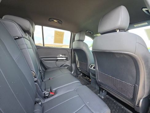 Used 2025 Mercedes-Benz GLB 250 image 27