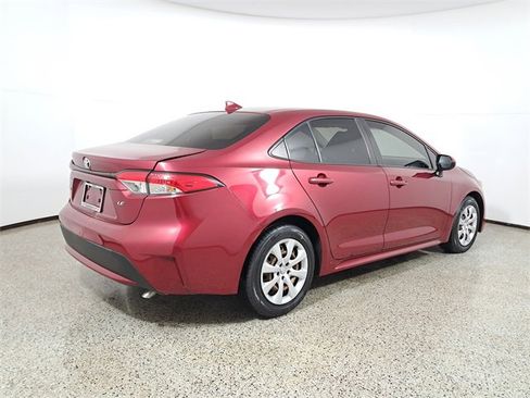 Used 2022 Toyota Corolla LE image 5