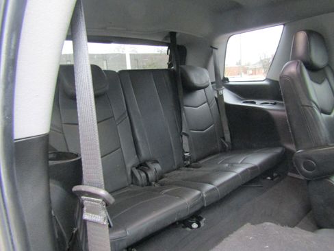 Used 2019 Cadillac Escalade Luxury w/ Escalade Sport Edition image 24