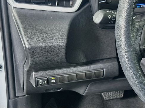Used 2025 Toyota Corolla LE FWD image 16