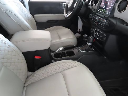 Used 2023 Jeep Wrangler Unlimited Sahara AWD/4WD image 23