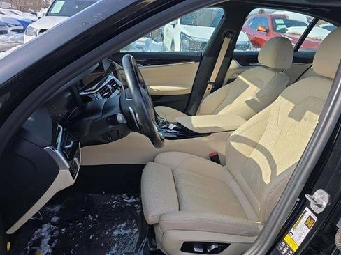 Used 2023 BMW 540i xDrive w/ Premium Package image 2