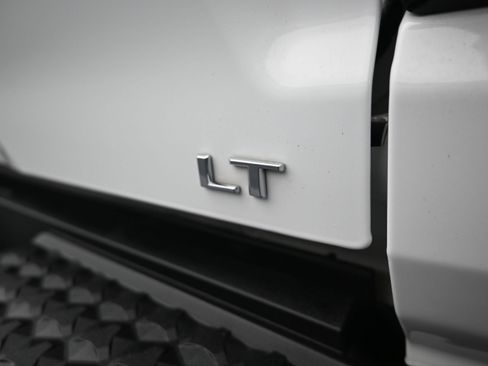 Used 2023 Chevrolet Colorado LT w/ LT Convenience Package III AWD/4WD image 36