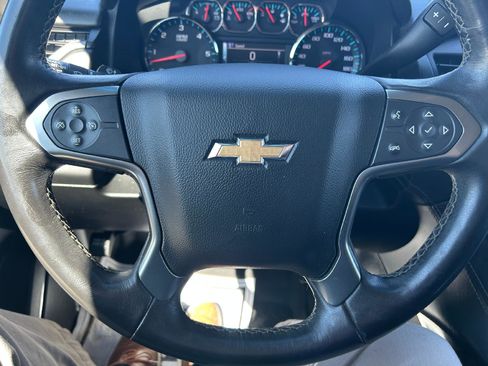 Used 2018 Chevrolet Suburban LS image 26