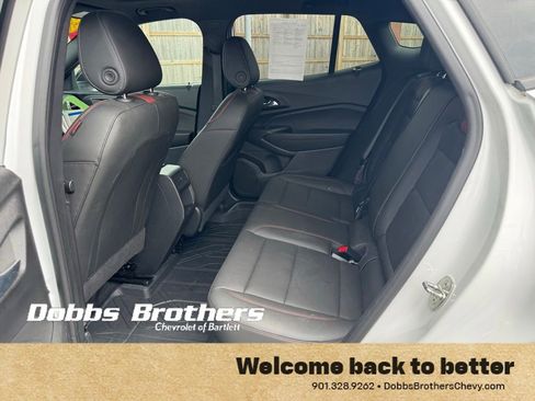 Certified 2024 Chevrolet Trax RS w/ Sunroof Package FWD image 27