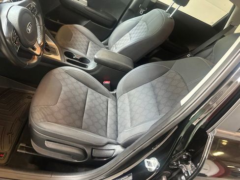 Used 2019 Kia Niro LX FWD image 9