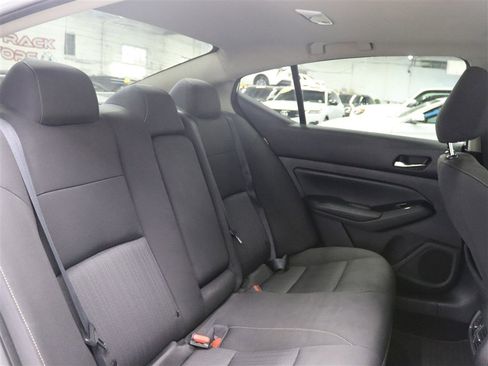 Used 2020 Nissan Altima 2.5 SV FWD image 19