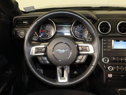 Used 2020 Ford Mustang Coupe RWD image 7