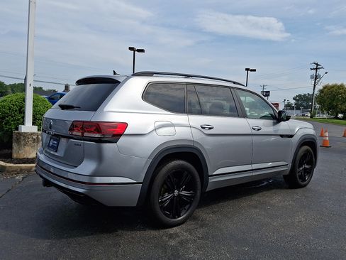 Certified 2023 Volkswagen Atlas SEL R-Line AWD/4WD image 6