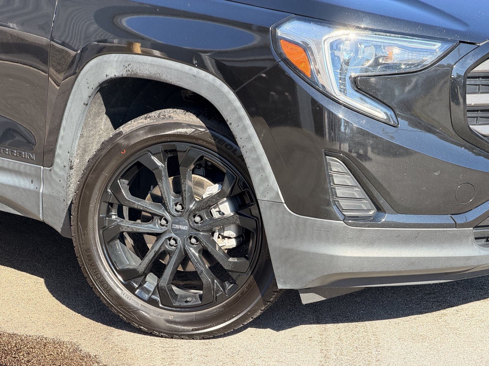 Used 2021 GMC Terrain SLE w/ Driver Convenience Package FWD image 3