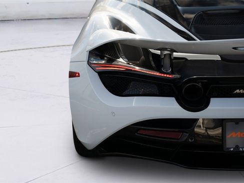 Used 2018 McLaren 720S image 28